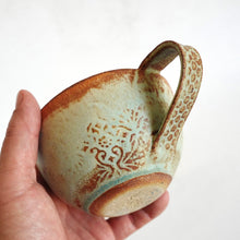 Spako Clay Cappuccino mug emboss with gold spodumene