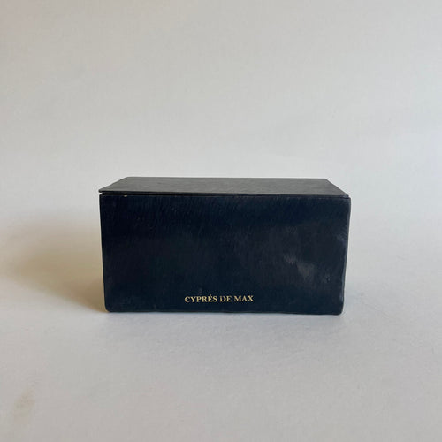 Black rectangular metal block Mad et Len Black Block Horizontal - CYPRESS DE MAX candle. 