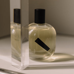Aoiro Hakudo Rain Home Perfume bottle