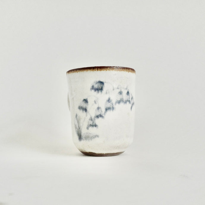 flower on stem pattern mug