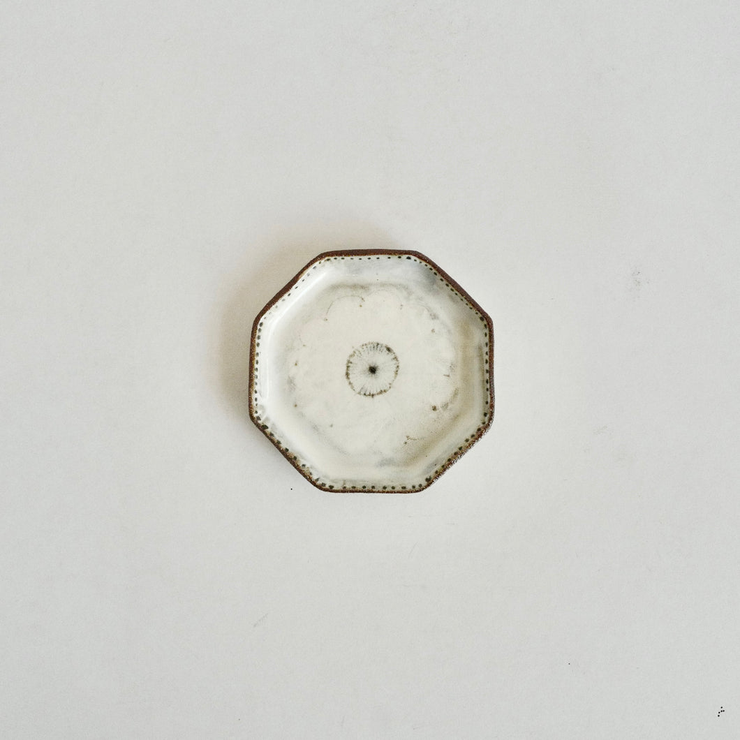 Single flower pattern octagon plate